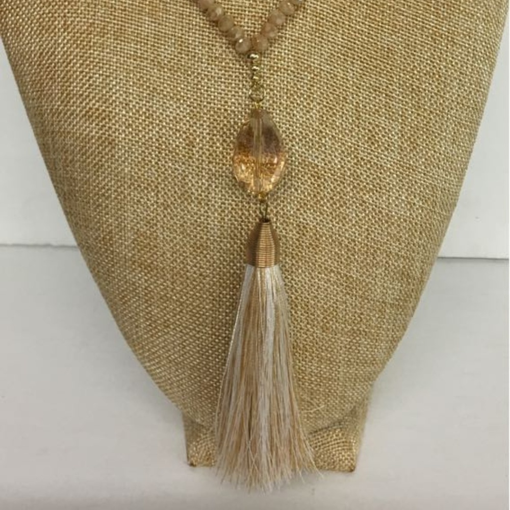 Women's  Necklace Set- NEW!